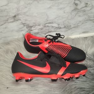 Nike Phantom Venom Academy FG Soccer Cleats (AO056